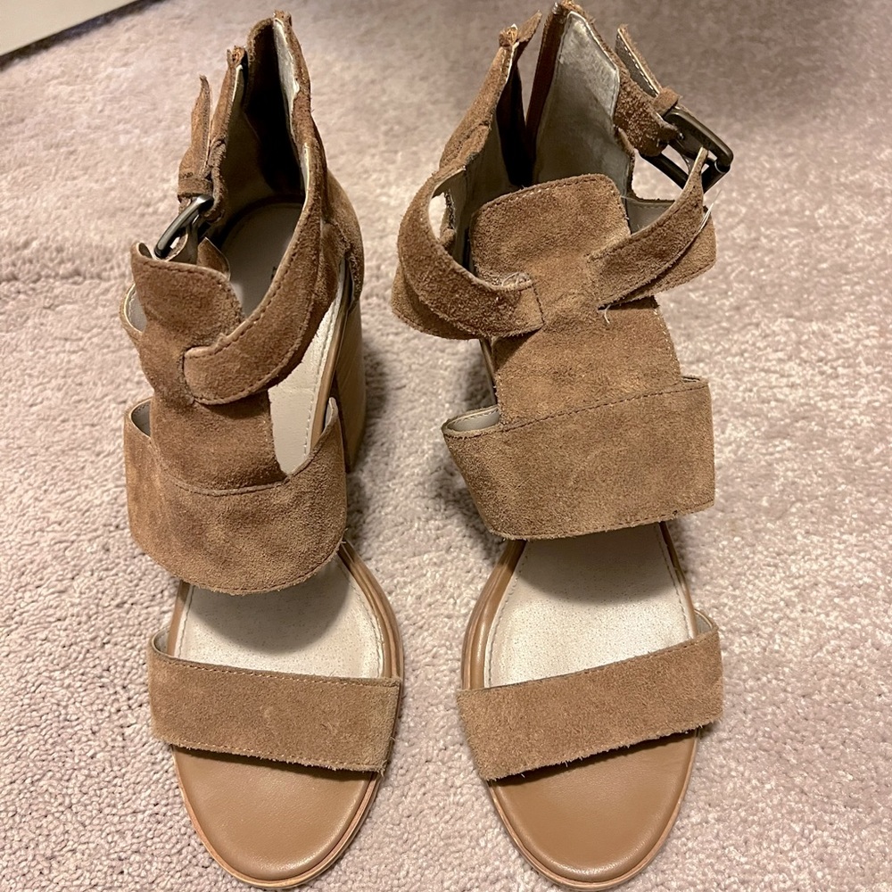 Hinge Brown Heels